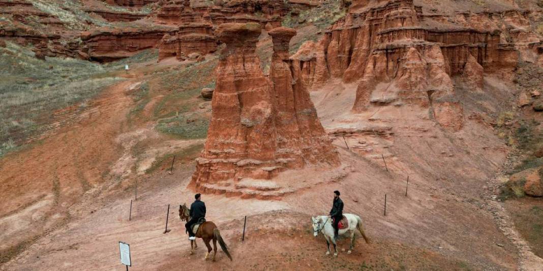 Halk ‘Kırmızı Periler Diyarı’ diyor: 300 milyon yıl önce oluştuğu biliniyor 6
